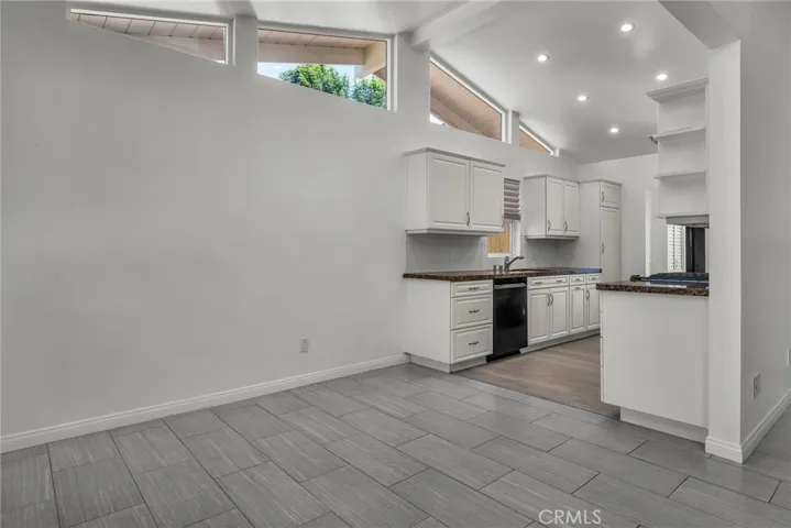 Dining Area & Kitchen.