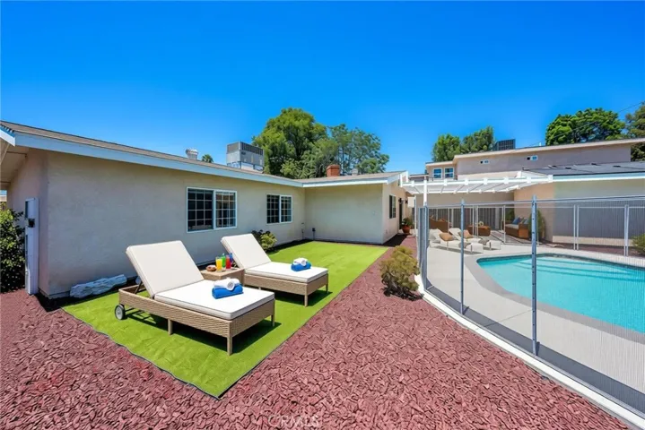 7656 Lasaine, Northridge, California 91325