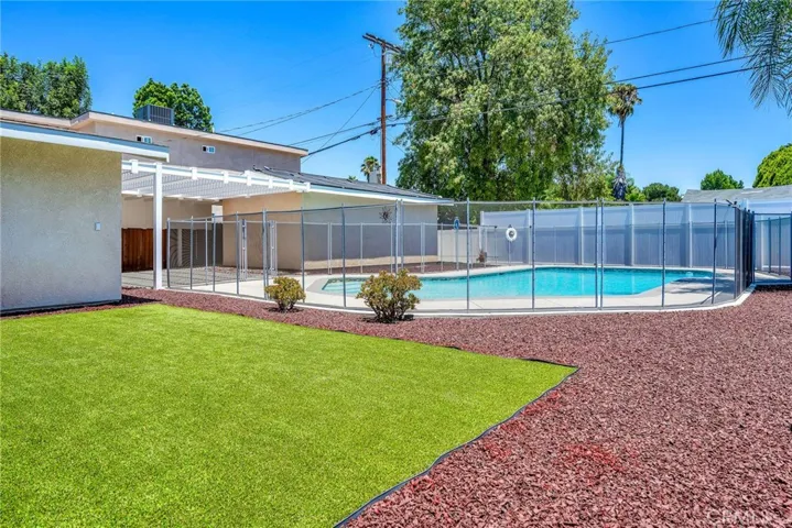 Pool & Artificial Turf.