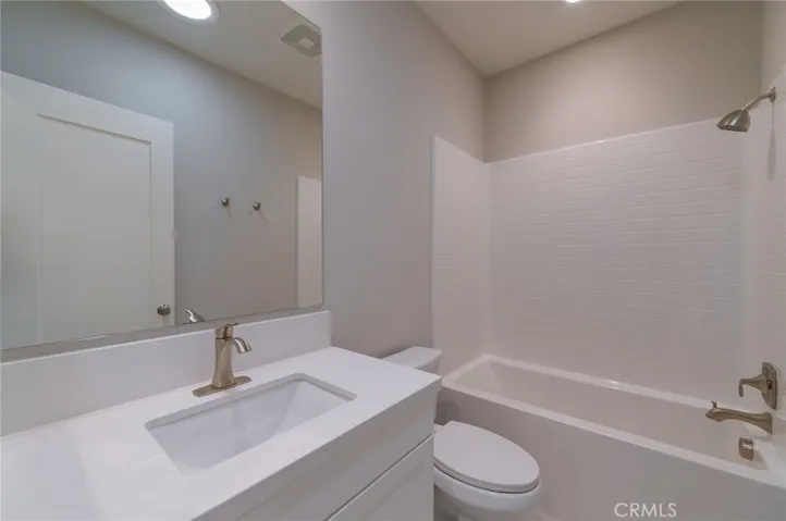 124 Holly Springs, Irvine, California 92618