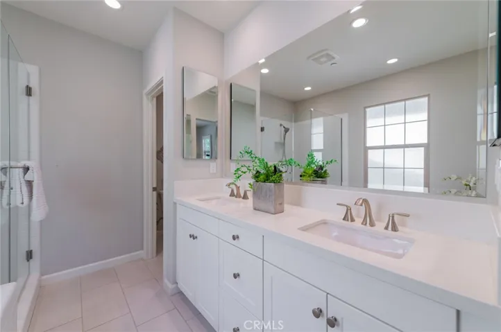 124 Holly Springs, Irvine, California 92618