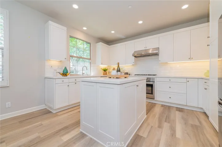 124 Holly Springs, Irvine, California 92618