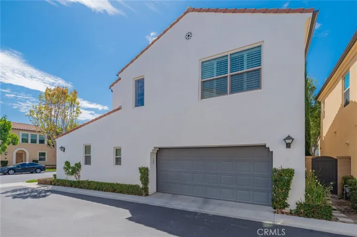 124 Holly Springs, Irvine, California 92618