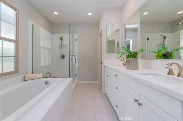 124 Holly Springs, Irvine, California 92618