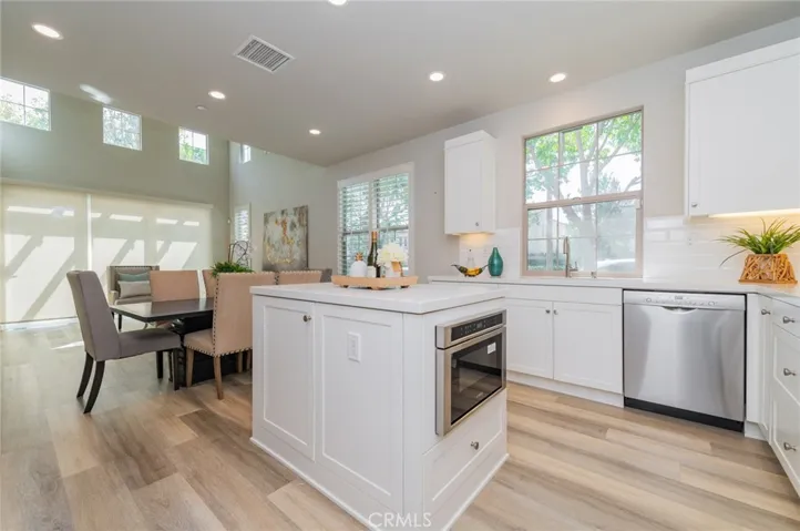 124 Holly Springs, Irvine, California 92618