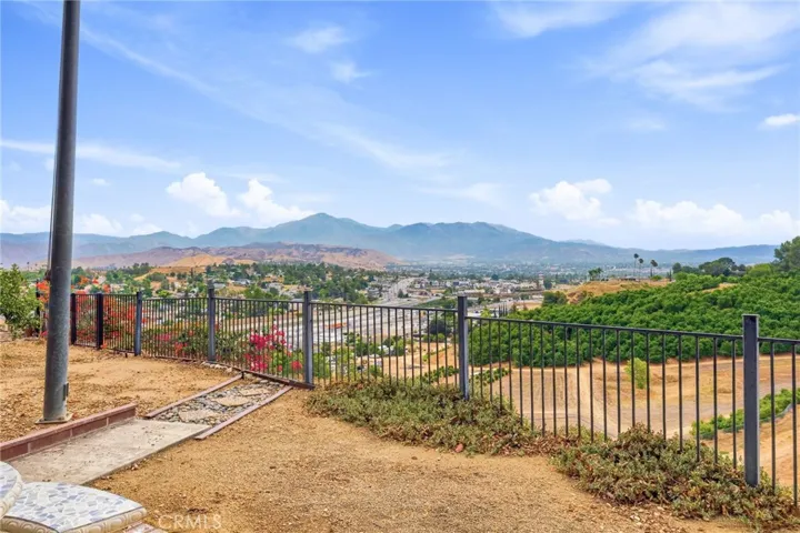 31016 E Sunset Drive N, Redlands, California 92373