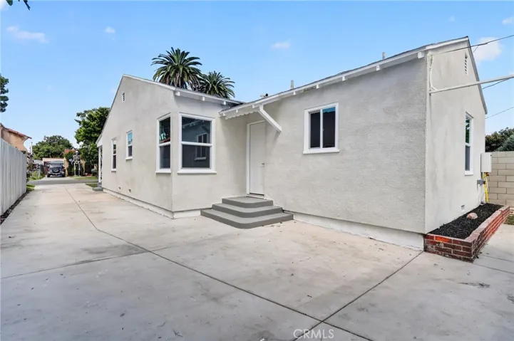 5924 Lewis, Long Beach, California 90805