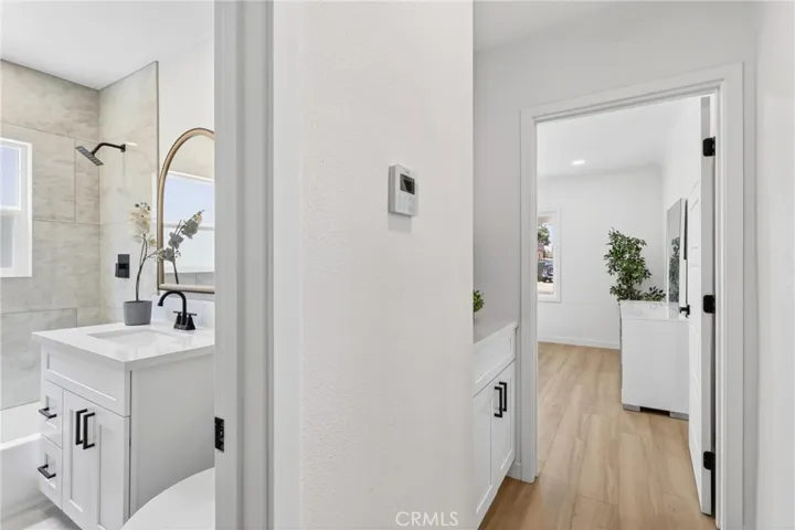 5924 Lewis, Long Beach, California 90805