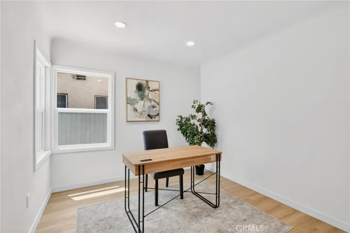 5924 Lewis, Long Beach, California 90805