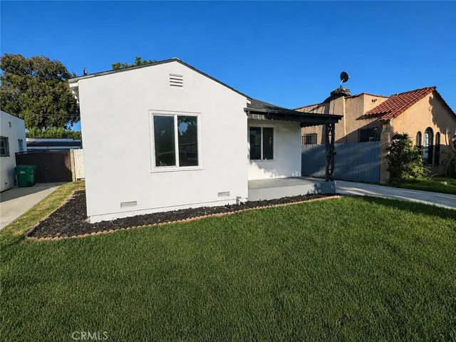 5924 Lewis, Long Beach, California 90805