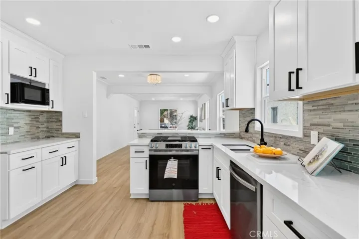 5924 Lewis, Long Beach, California 90805