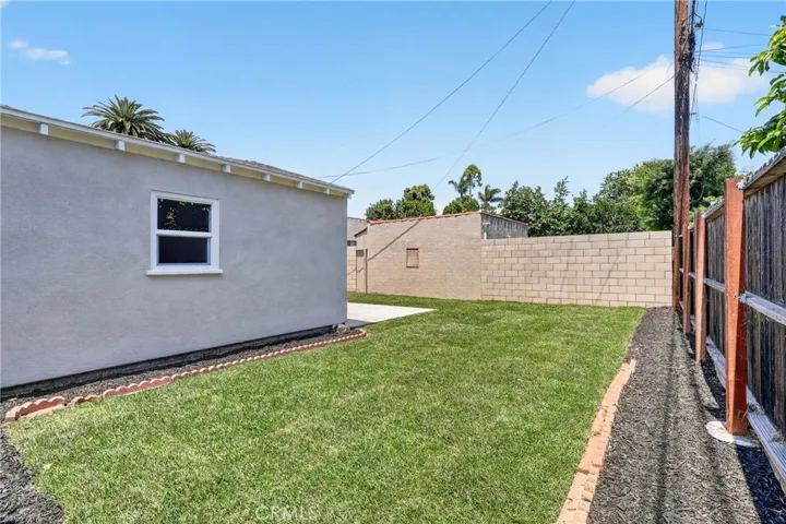 5924 Lewis, Long Beach, California 90805