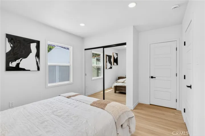 5924 Lewis, Long Beach, California 90805
