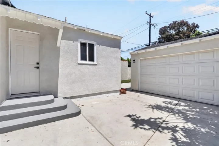 5924 Lewis, Long Beach, California 90805