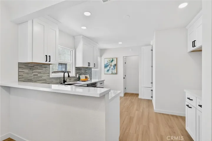 5924 Lewis, Long Beach, California 90805