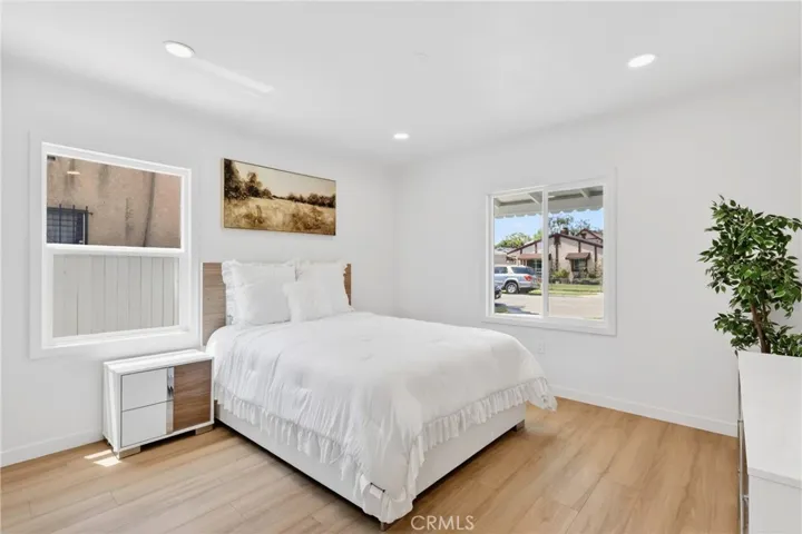 5924 Lewis, Long Beach, California 90805