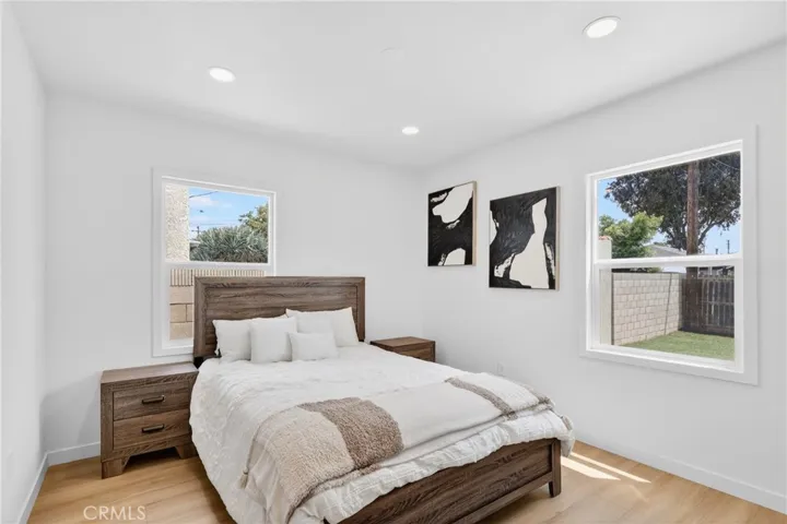 5924 Lewis, Long Beach, California 90805