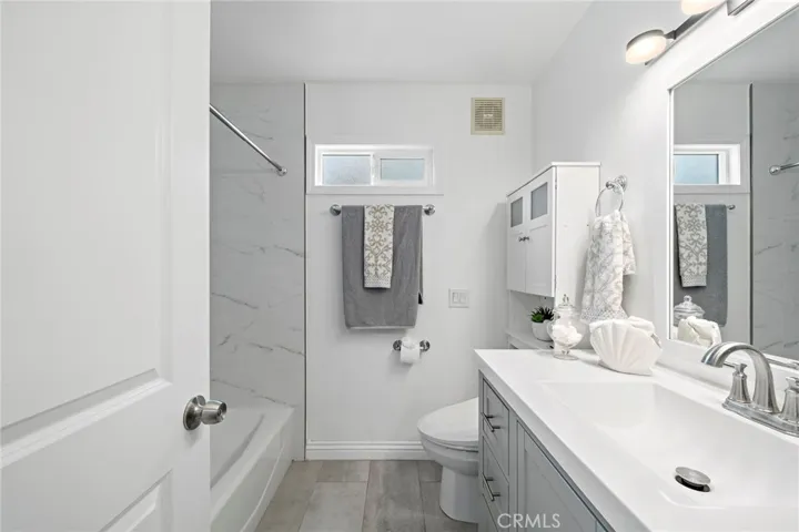 Beautifully Updated hallway Bathroom