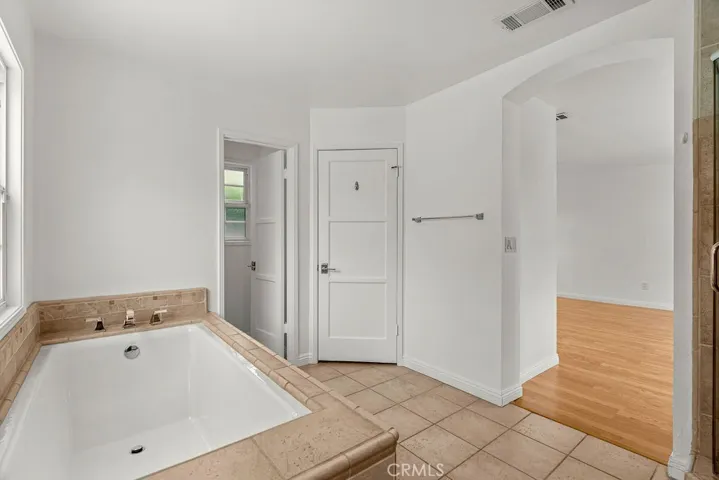 MAIN PRIMARY ENSUITE BATHROOM