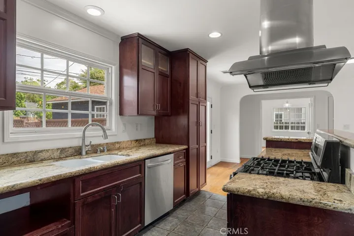 MAIN KITCHEN