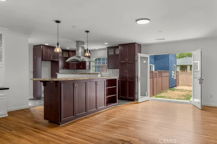 MAIN KITCHEN & DINING ROOM