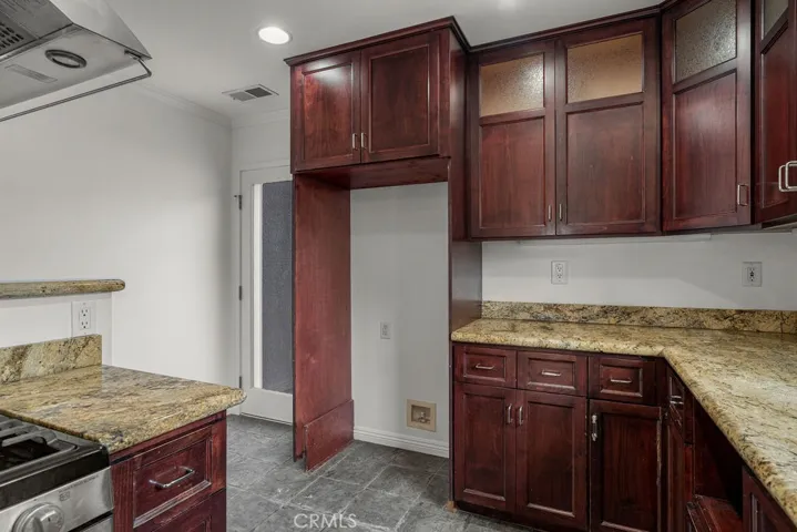MAIN KITCHEN
