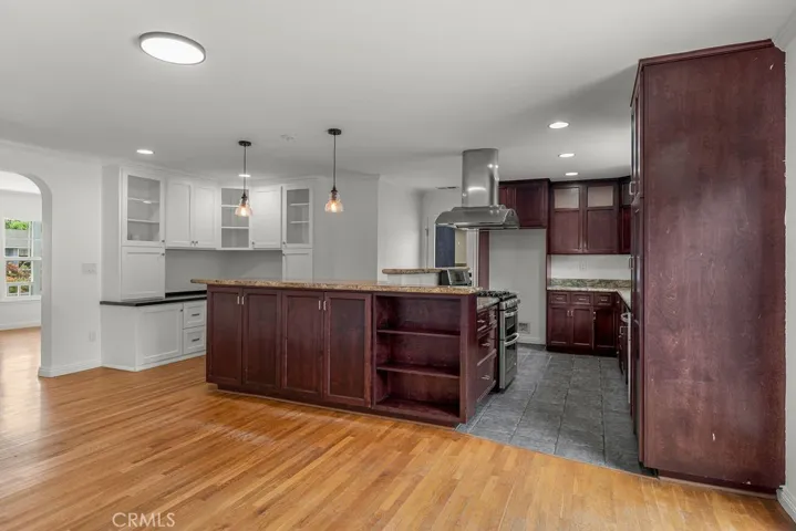 MAIN KITCHEN