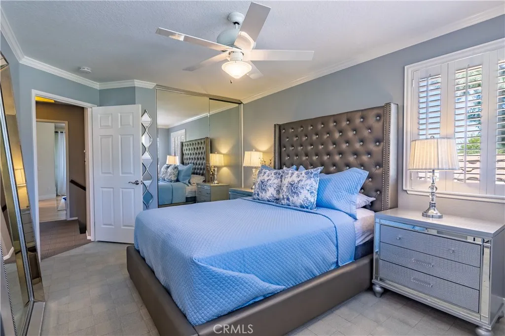 Upstairs Bedroom with Mirrored Wardrobe Closet, Attached Bathroom