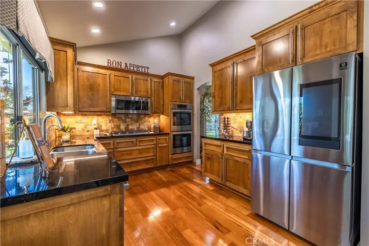Fantastic Gourmet Kitchen with Gorgeous Views! Newer Custom Appliances too.