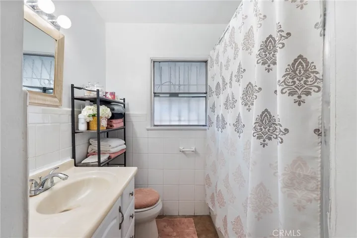 10522 Parmelee, Los Angeles, California 90002