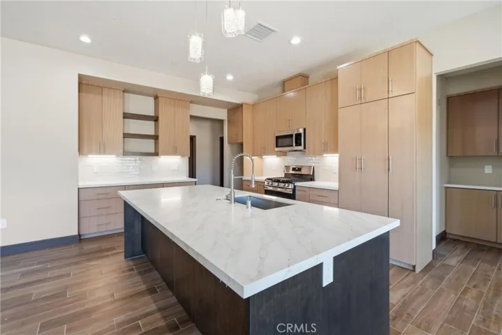 23505 Del Oro Road, Apple Valley, California 92308