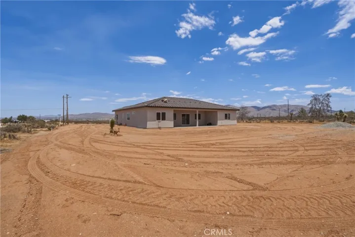 23505 Del Oro Road, Apple Valley, California 92308