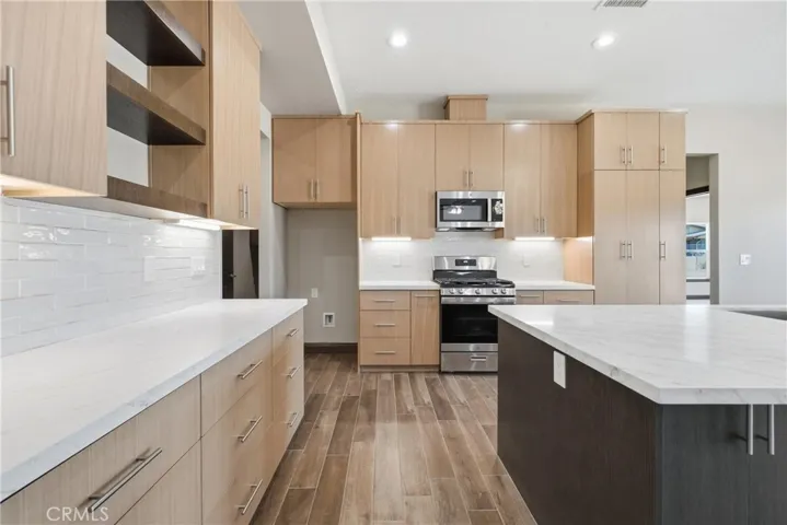 23505 Del Oro Road, Apple Valley, California 92308