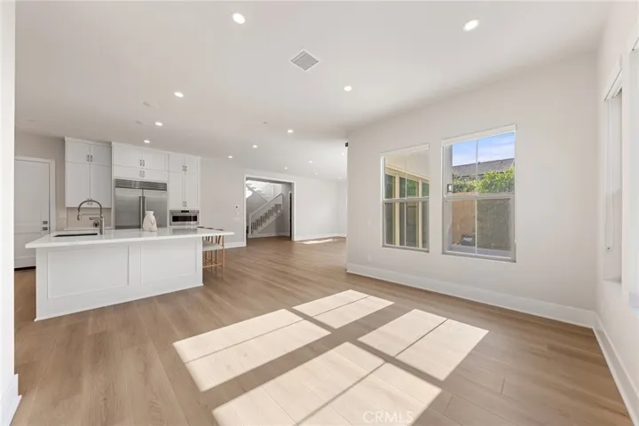 207 Alora, Irvine, California 92618