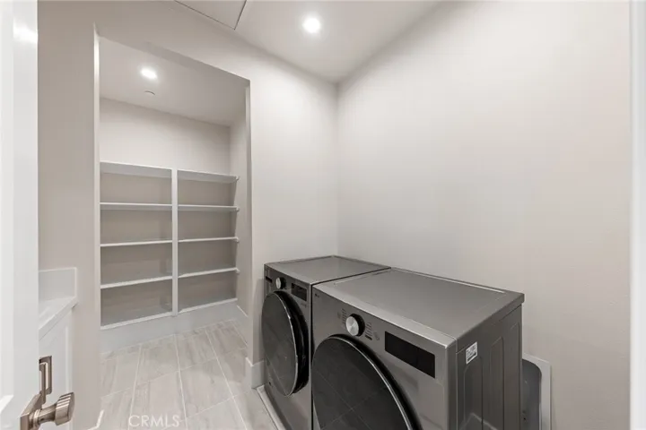 207 Alora, Irvine, California 92618