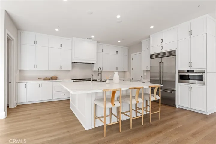 207 Alora, Irvine, California 92618