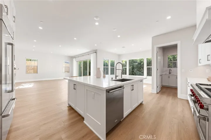 207 Alora, Irvine, California 92618