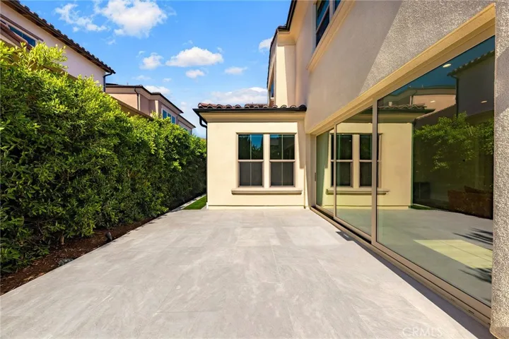 207 Alora, Irvine, California 92618