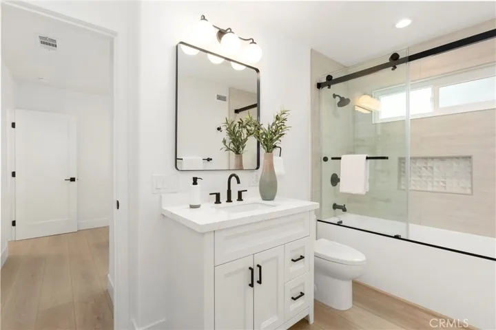 Jack and Jill Bath between Bedroom 2 and Bedroom 3
