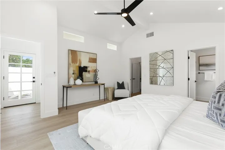 Primary #3 En-suite (Bedroom 5) - Only room located on the 2nd floor (SPACIOUS)