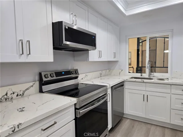 13504 La Jolla, La Mirada, California 90638