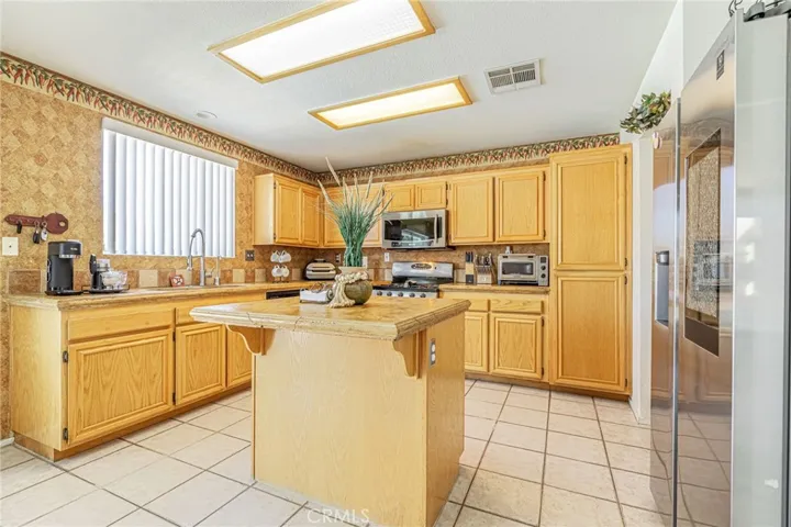 3657 Jasmine Ave, Rosamond, California 93560
