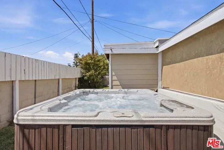 2221 N Valley Street, Burbank, California 91505