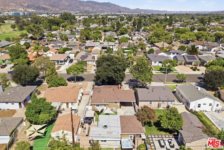 2221 N Valley Street, Burbank, California 91505