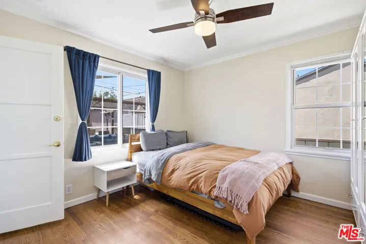 2221 N Valley Street, Burbank, California 91505