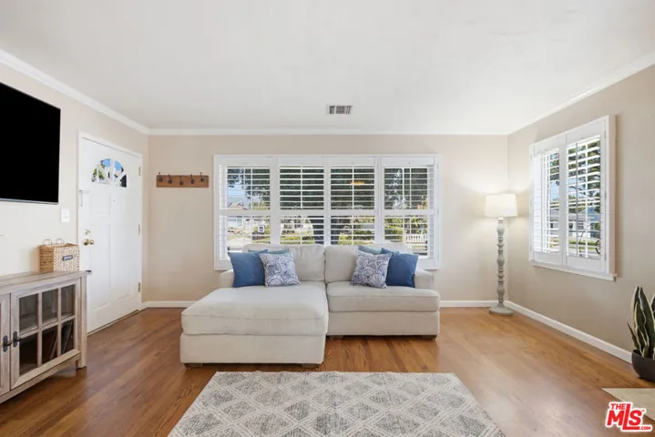 2221 N Valley Street, Burbank, California 91505