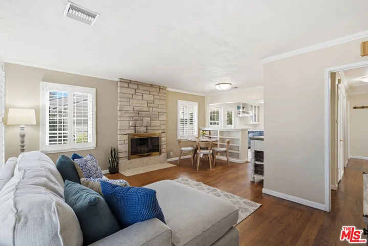 2221 N Valley Street, Burbank, California 91505