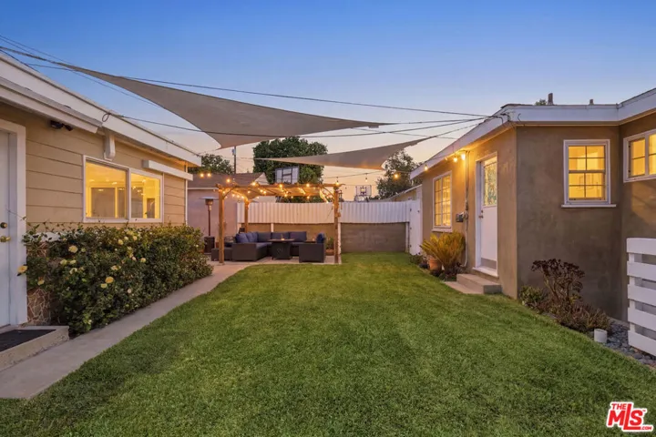 2221 N Valley Street, Burbank, California 91505