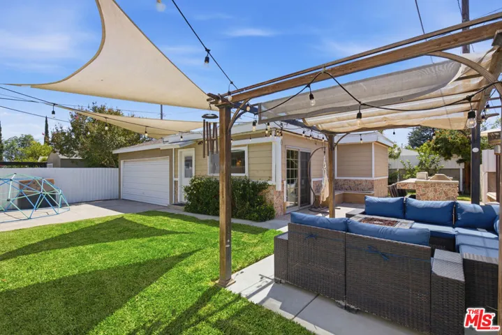 2221 N Valley Street, Burbank, California 91505