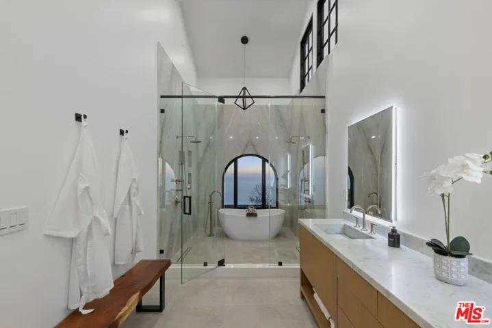 3909 Villa Costera, Malibu, California 90265